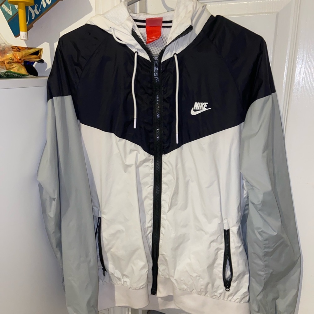 nike windbreaker